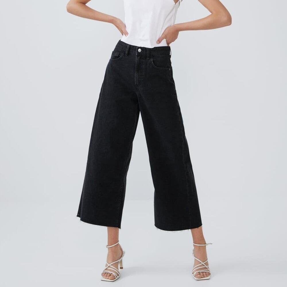 Zara Hi Rise Cropped Culotte Jean Unfinished Raw Hem Wide Leg Denim Washed Black